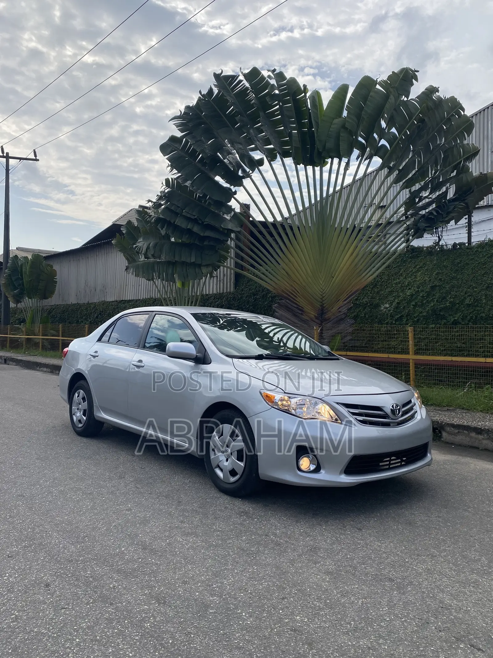Toyota Corolla LE 4dr Sedan (1.8L 4cyl 4A) 2013 Silver