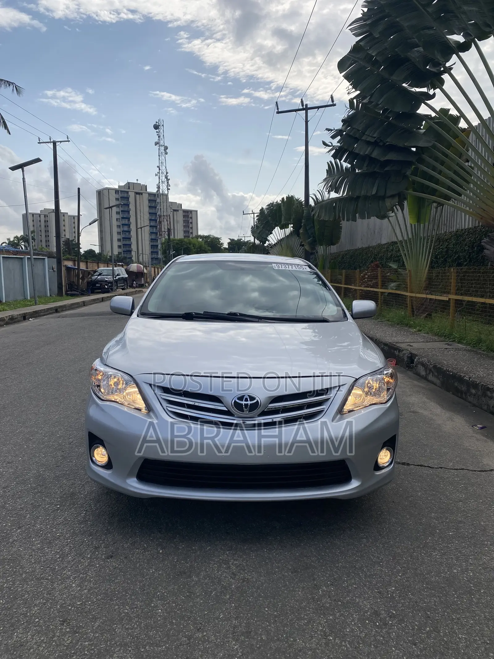 Toyota Corolla LE 4dr Sedan (1.8L 4cyl 4A) 2013 Silver