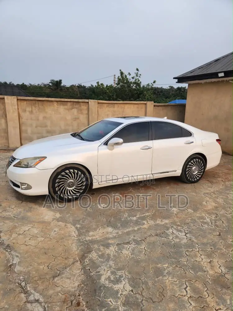 Lexus ES 350 2011 White