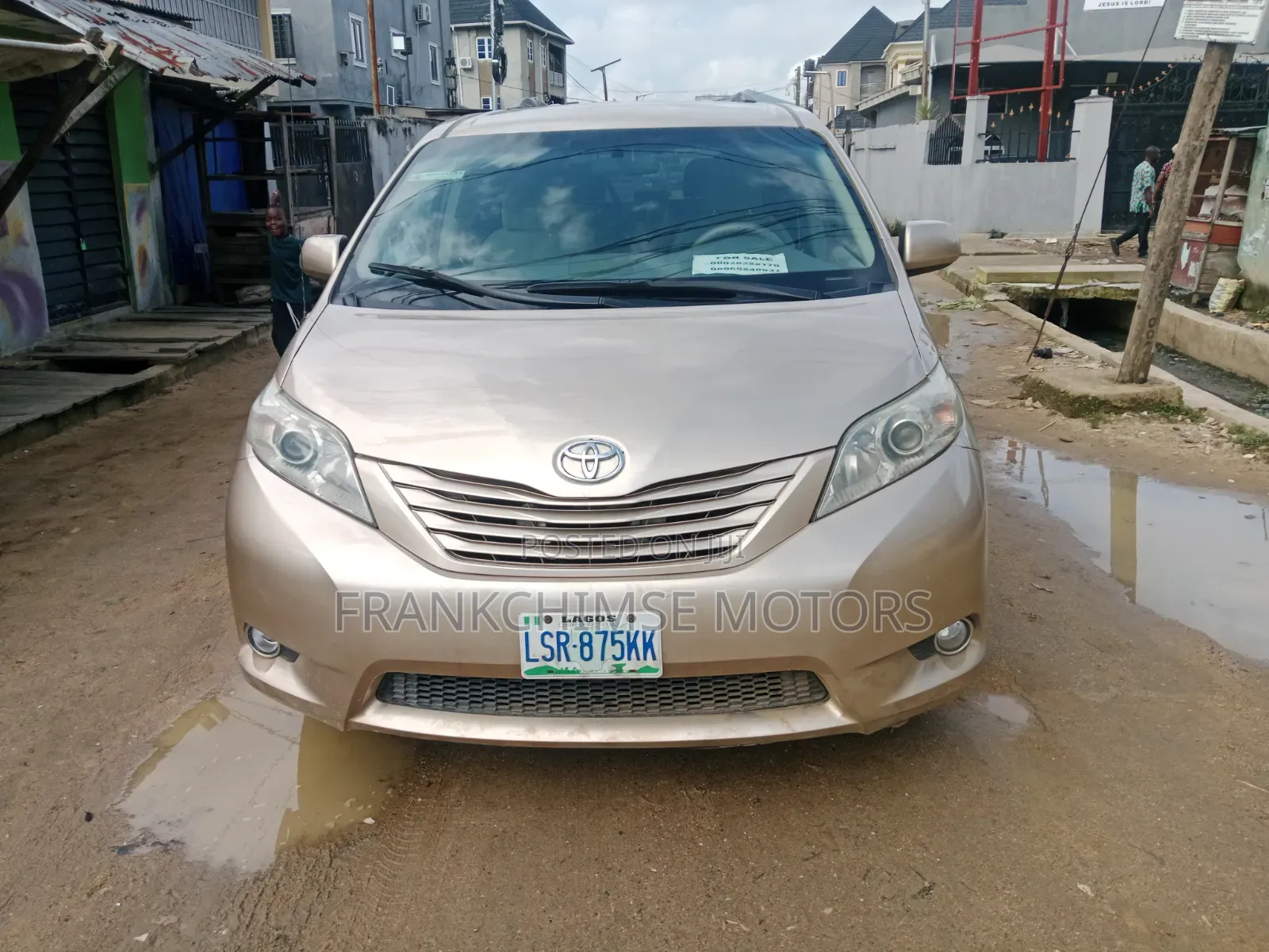 Toyota Sienna 2010 Gold