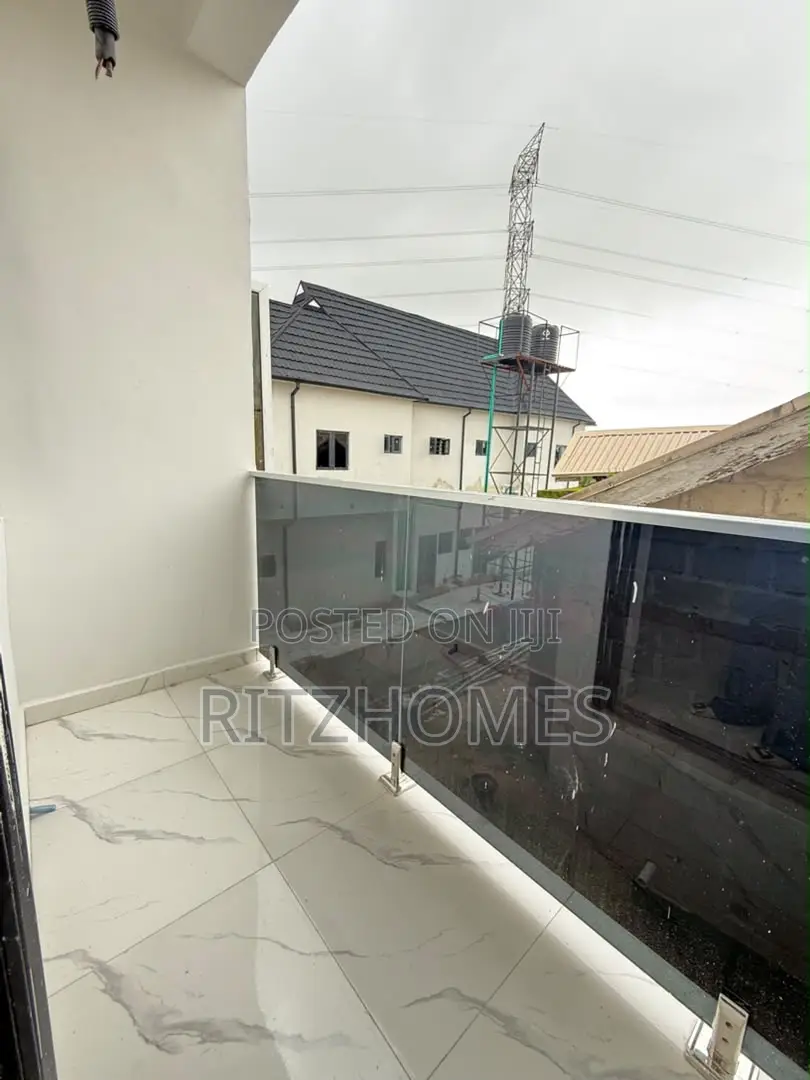 4bdrm Duplex in Thomas Estate for sale