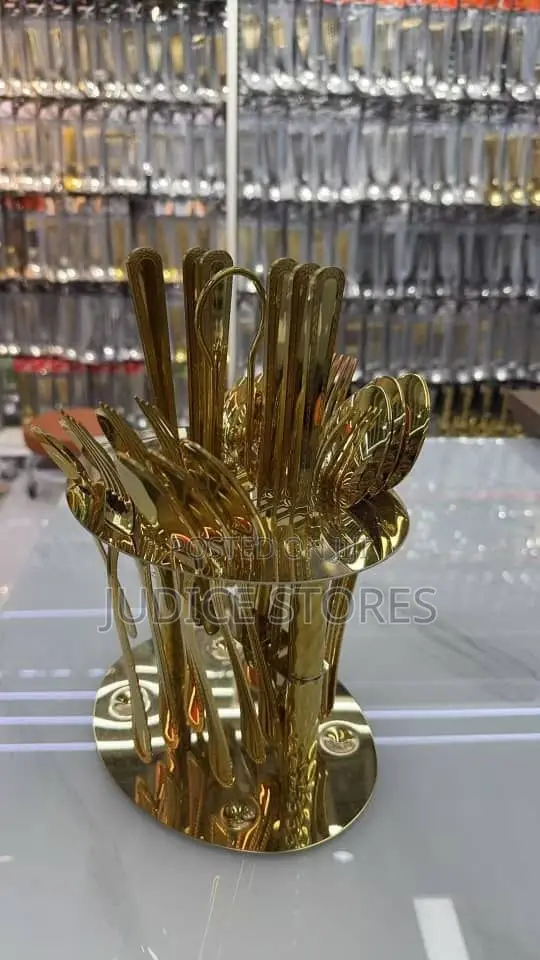 24 Pieces Golden Tableware Set