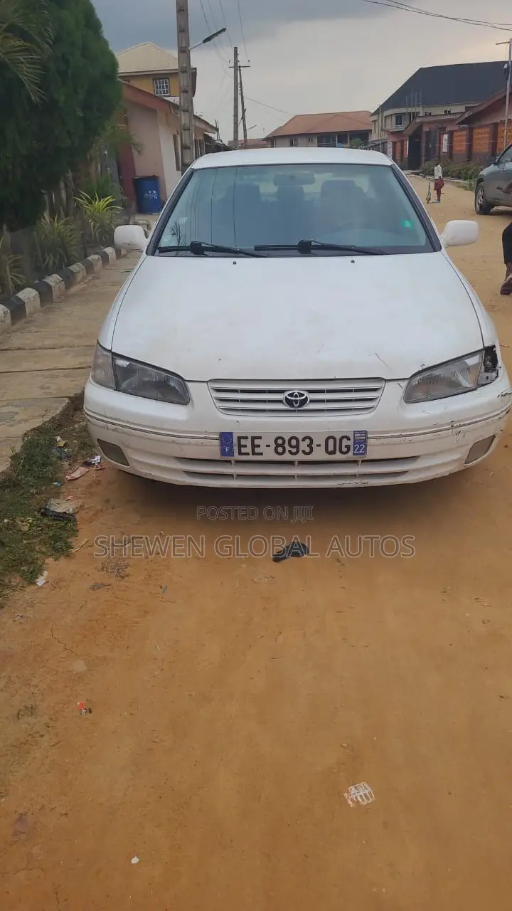 Toyota Camry Automatic 1999 White
