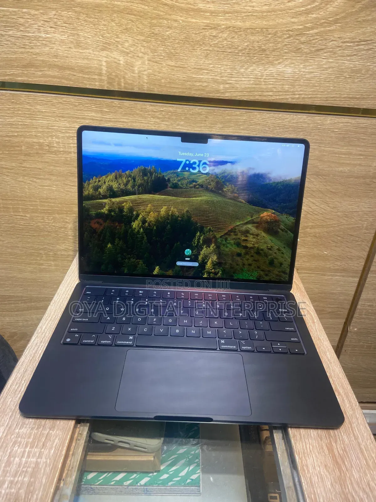 Laptop Apple MacBook Air 2022 M2 8GB Apple M2 SSD 256GB