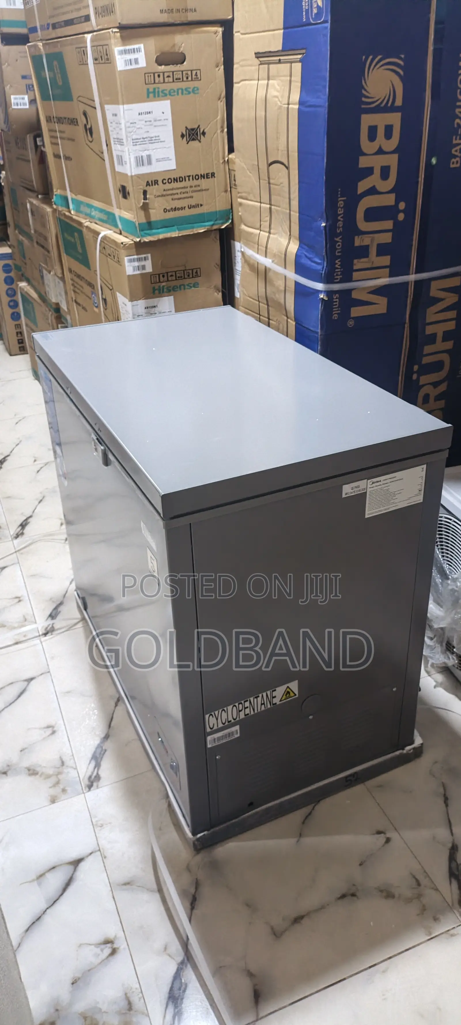 Midea Large Storage Deep Freezer 250l