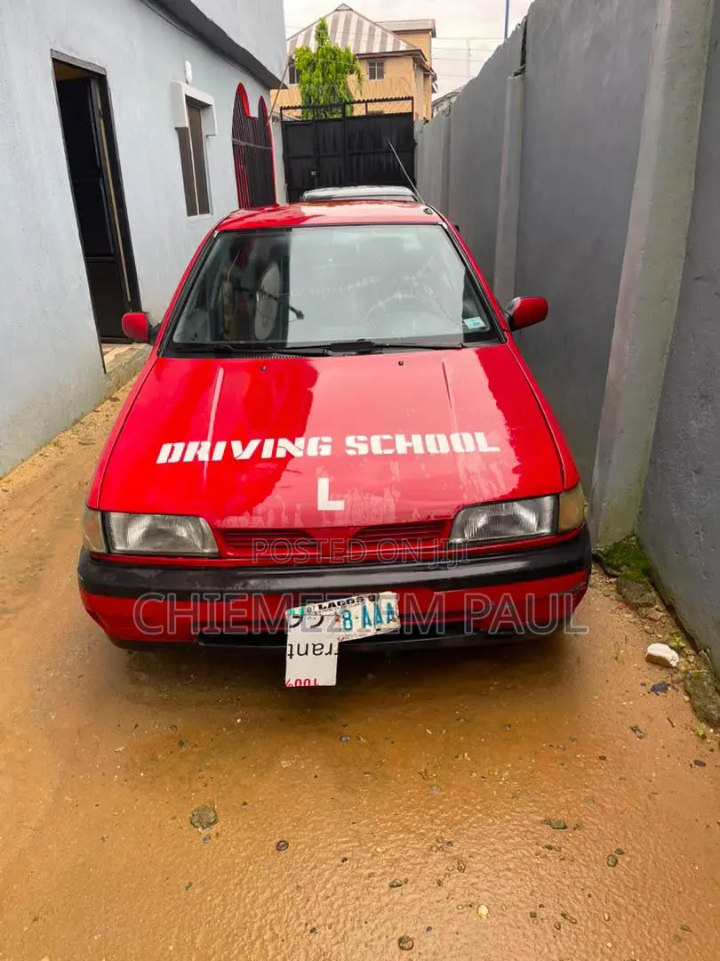 Nissan Sunny 2004 Red