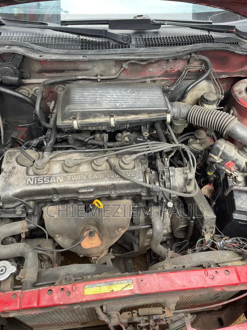 Nissan Sunny 2004 Red
