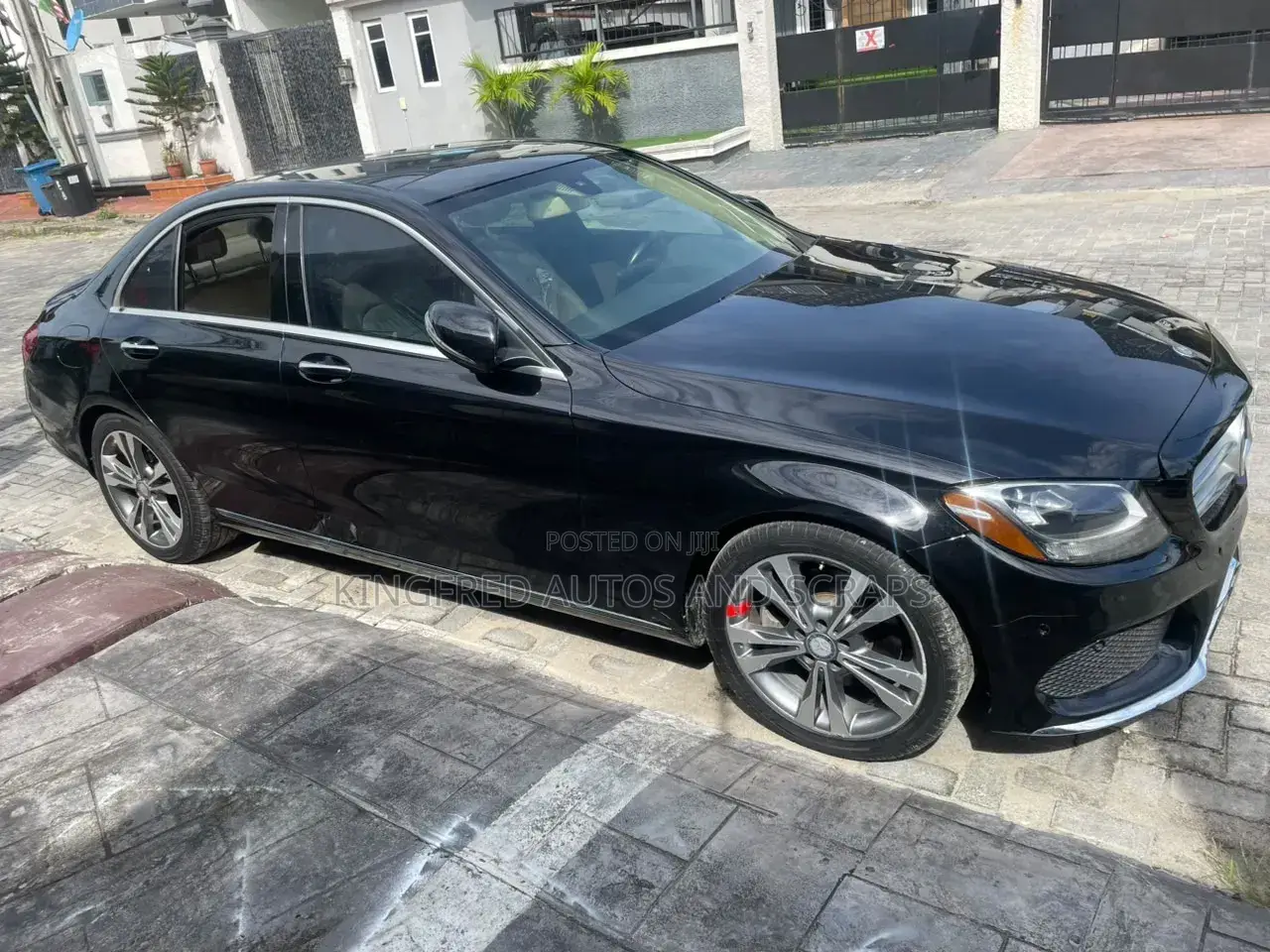 Mercedes-Benz C300 2017 Black
