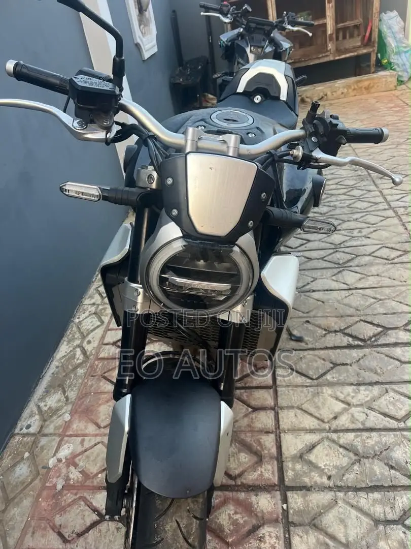 Honda CB 2018 Black