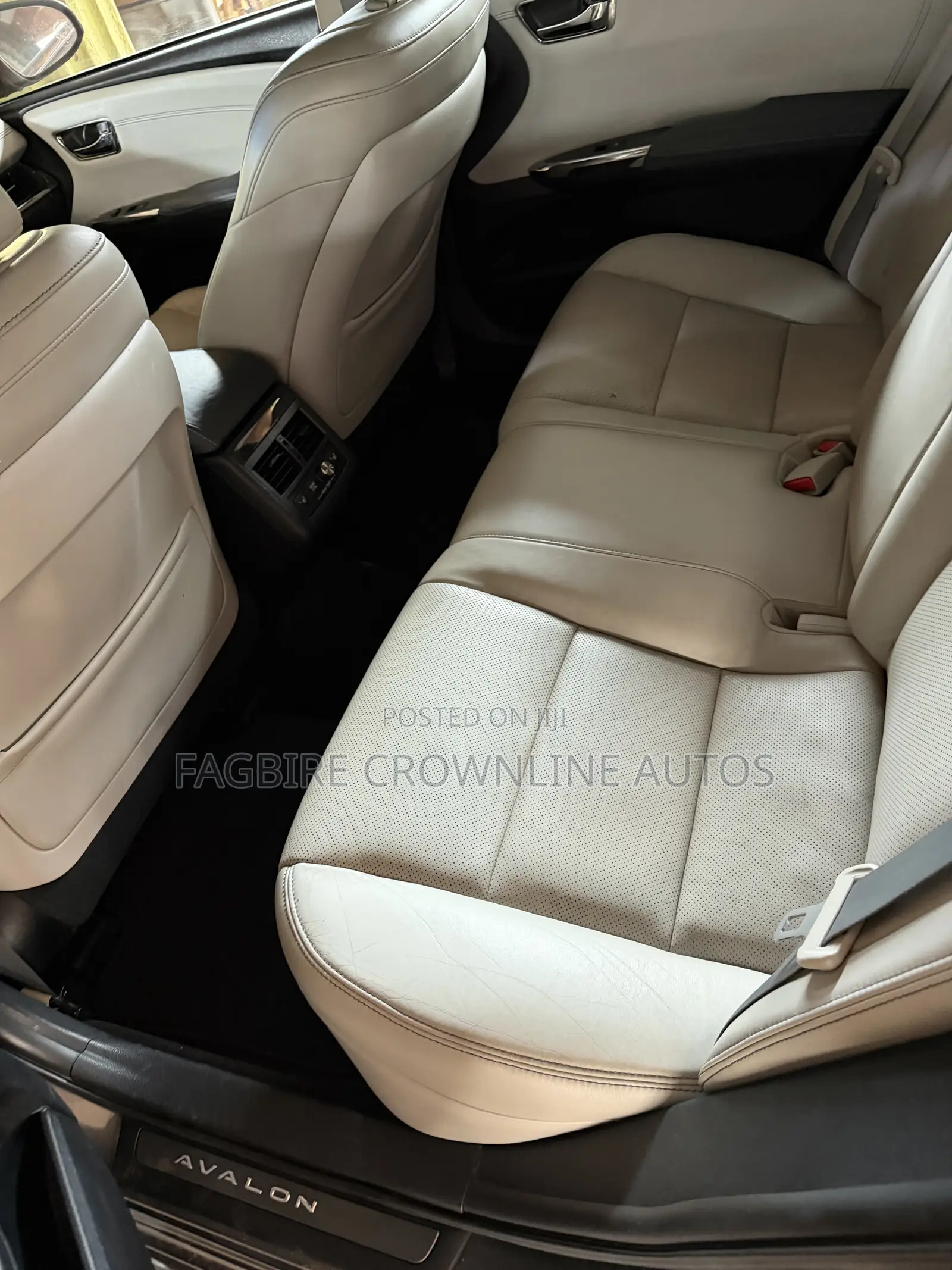 Toyota Avalon Limited 4dr Sedan (3.5L 6cyl 6A) 2015 Gray
