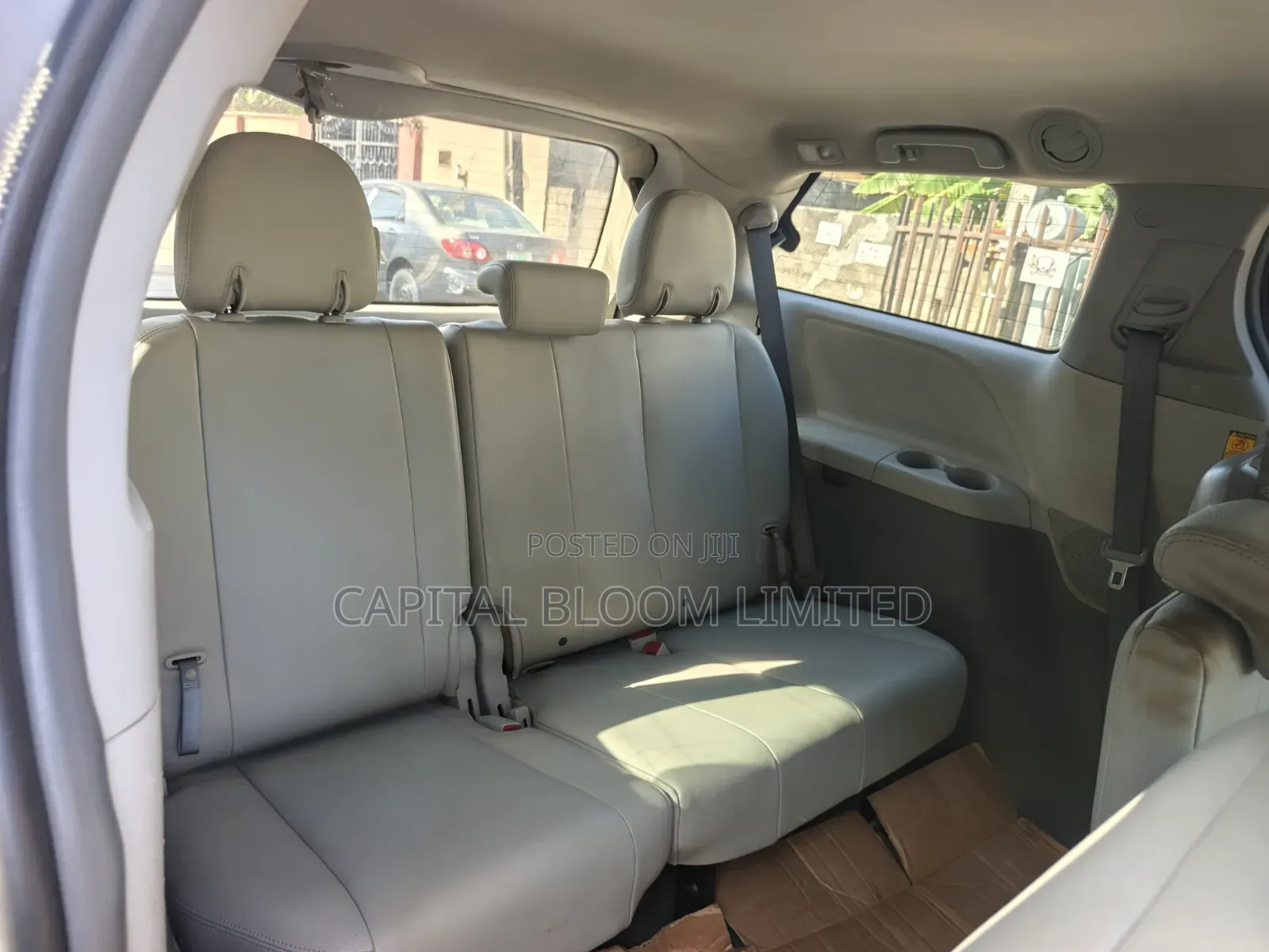 Toyota Sienna XLE Mobility Auto Access (3.5L 6cyl 8A) 2018 Silver