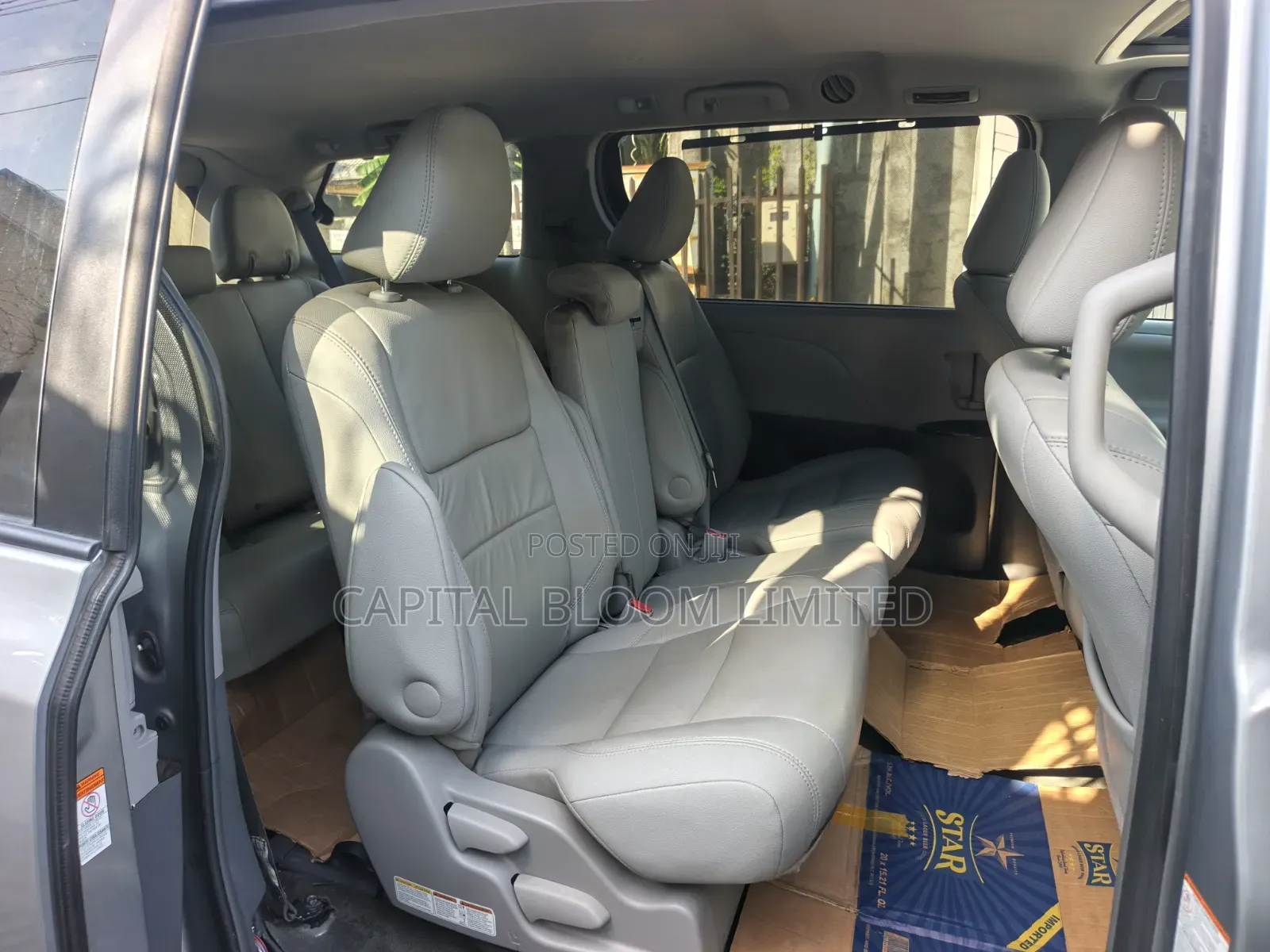 Toyota Sienna XLE Mobility Auto Access (3.5L 6cyl 8A) 2018 Silver