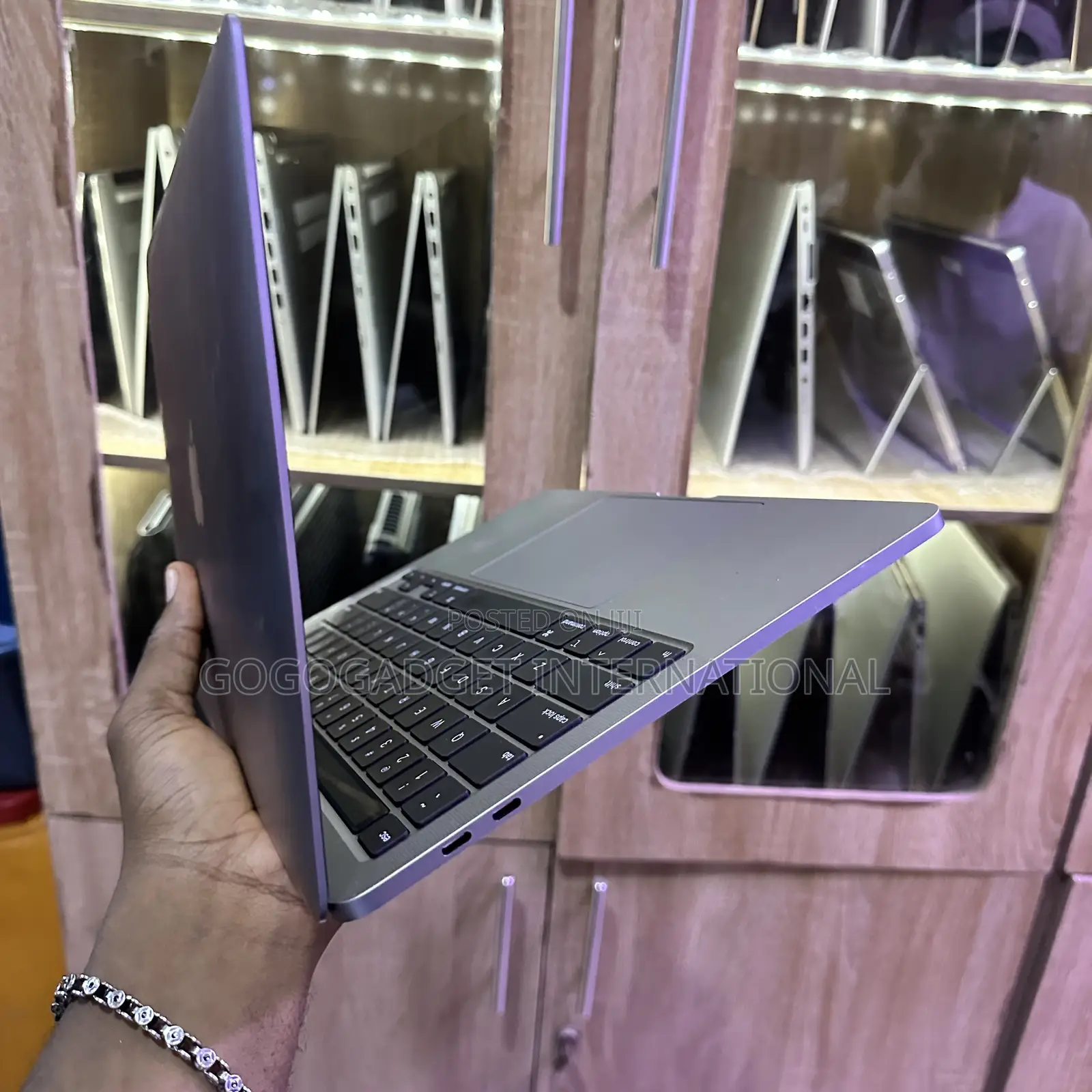 Laptop Apple MacBook Pro 2020 16GB Intel Core i7 SSD 512GB