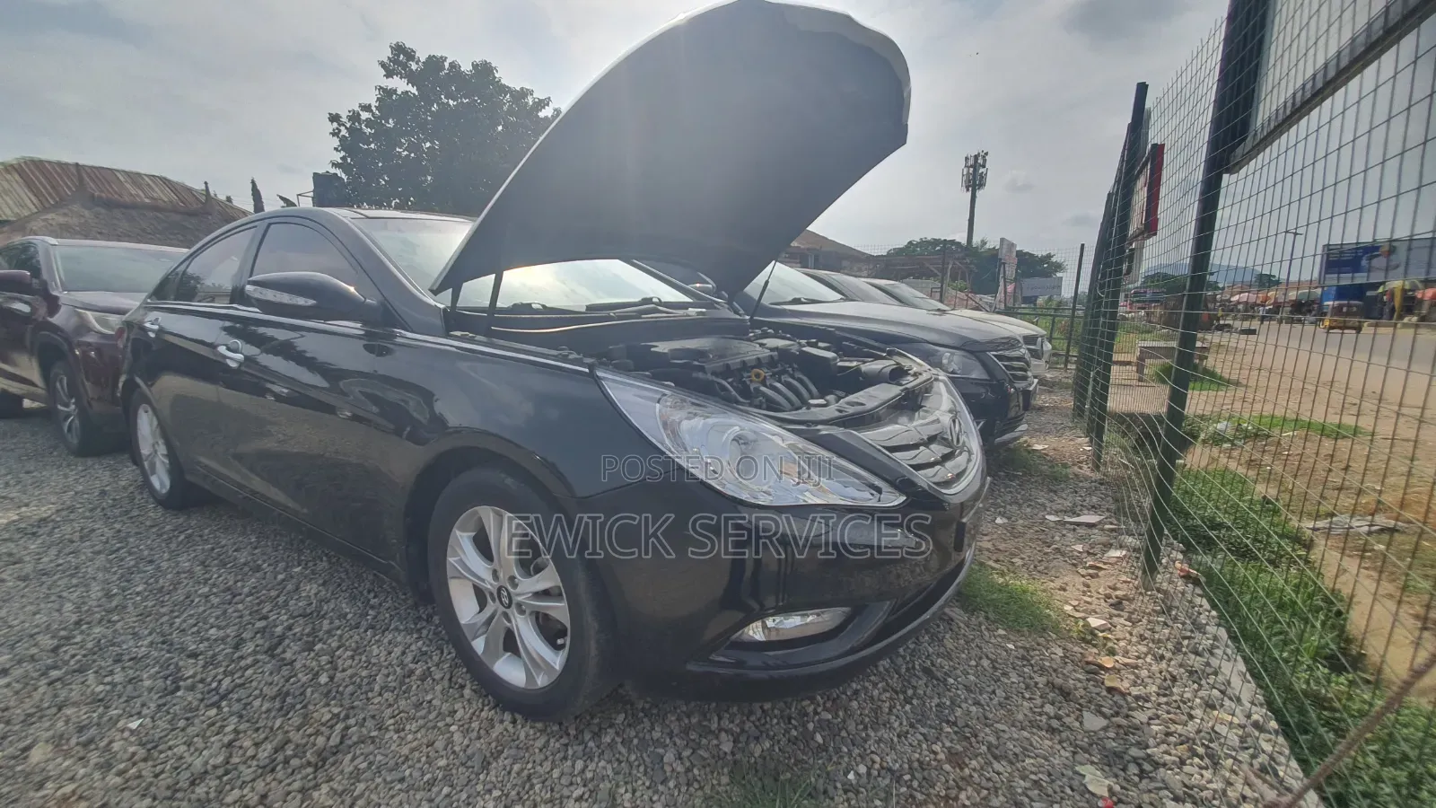 Hyundai Sonata GLS Sedan FWD (2.4L 4cyl 6M) 2011 Black