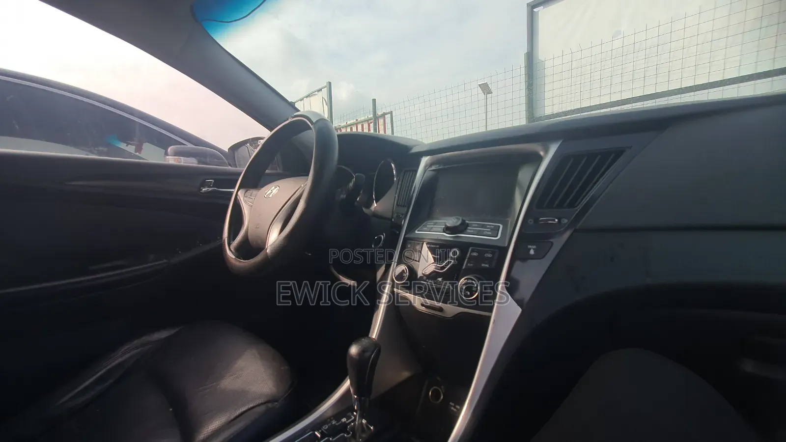 Hyundai Sonata GLS Sedan FWD (2.4L 4cyl 6M) 2011 Black