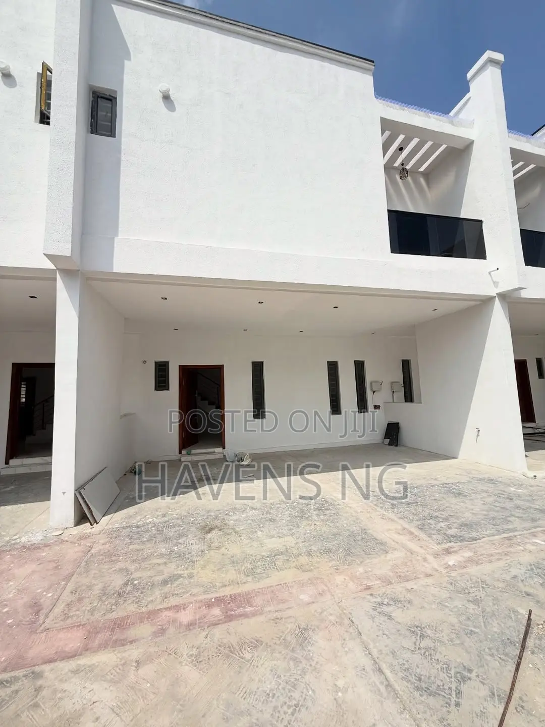 3bdrm Duplex in Lekki Phase 2 for sale