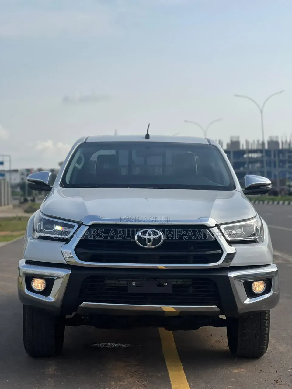 Toyota Hilux 2025 White