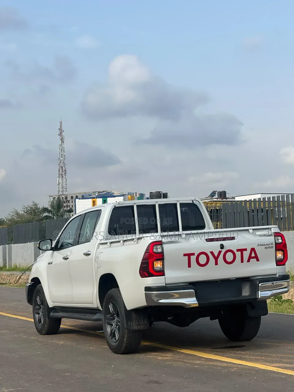 Toyota Hilux 2025 White