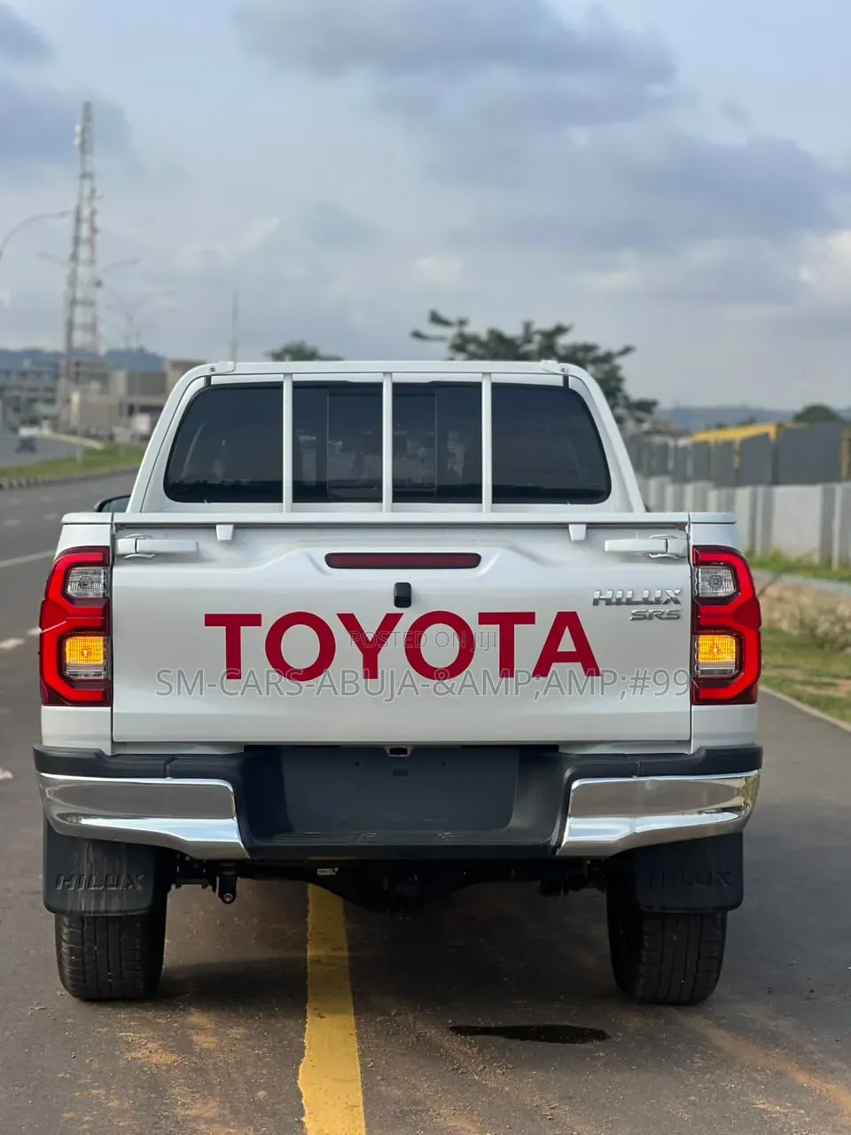 Toyota Hilux 2025 White