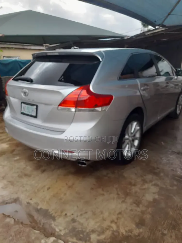 Toyota Venza 2011 Silver