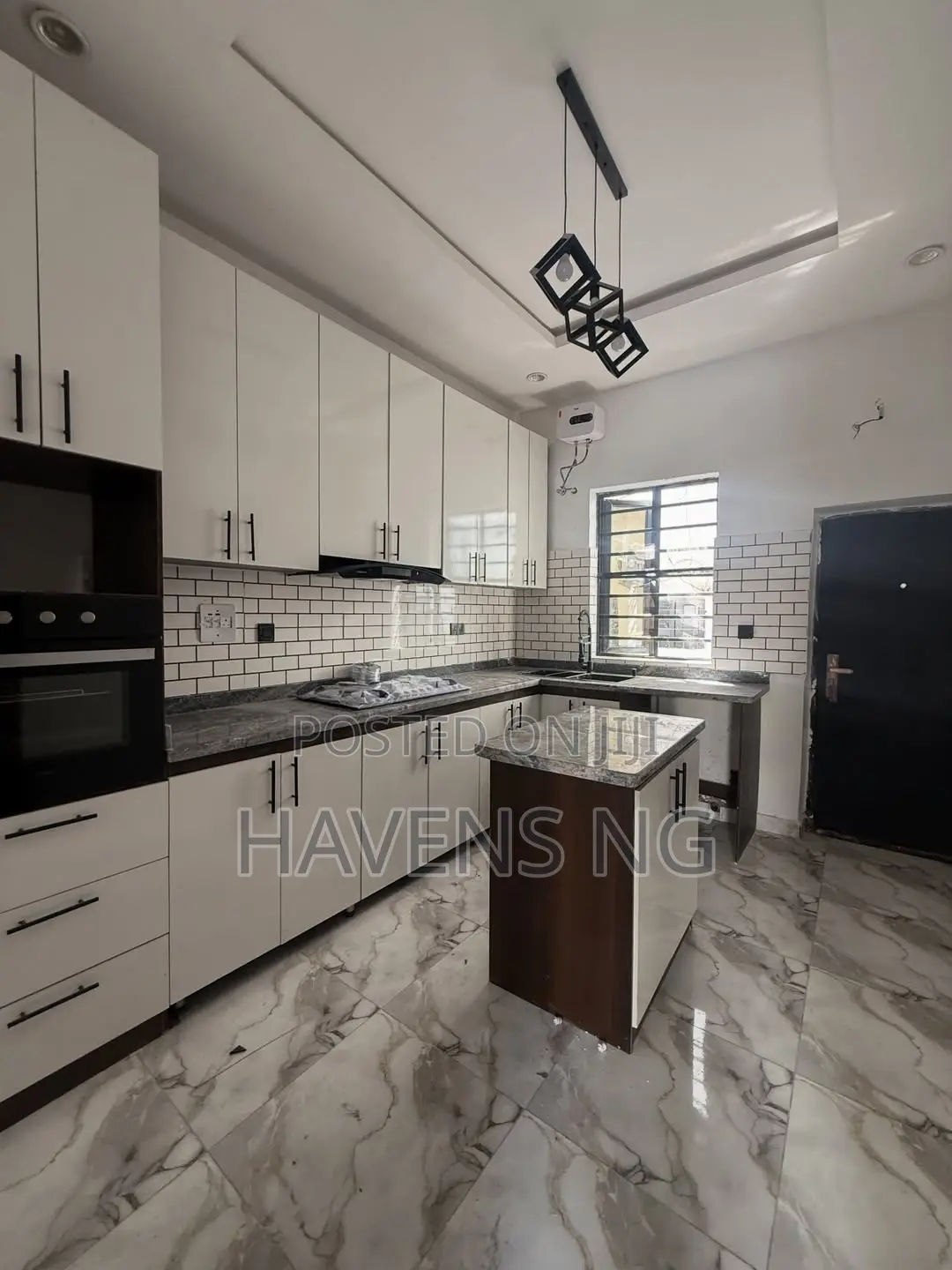 4bdrm Duplex in Lekki Phase 2 for sale