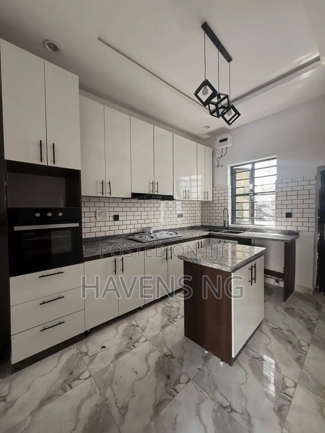 4bdrm Duplex in Lekki Phase 2 for sale