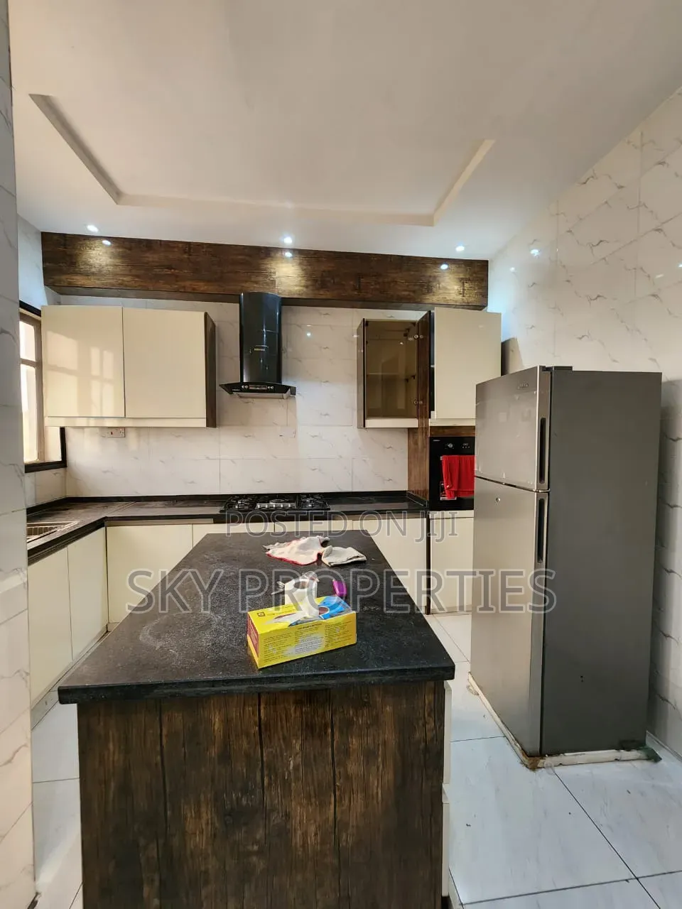 3bdrm Apartment in Furo Ezimora, Lekki Phase 1 for rent