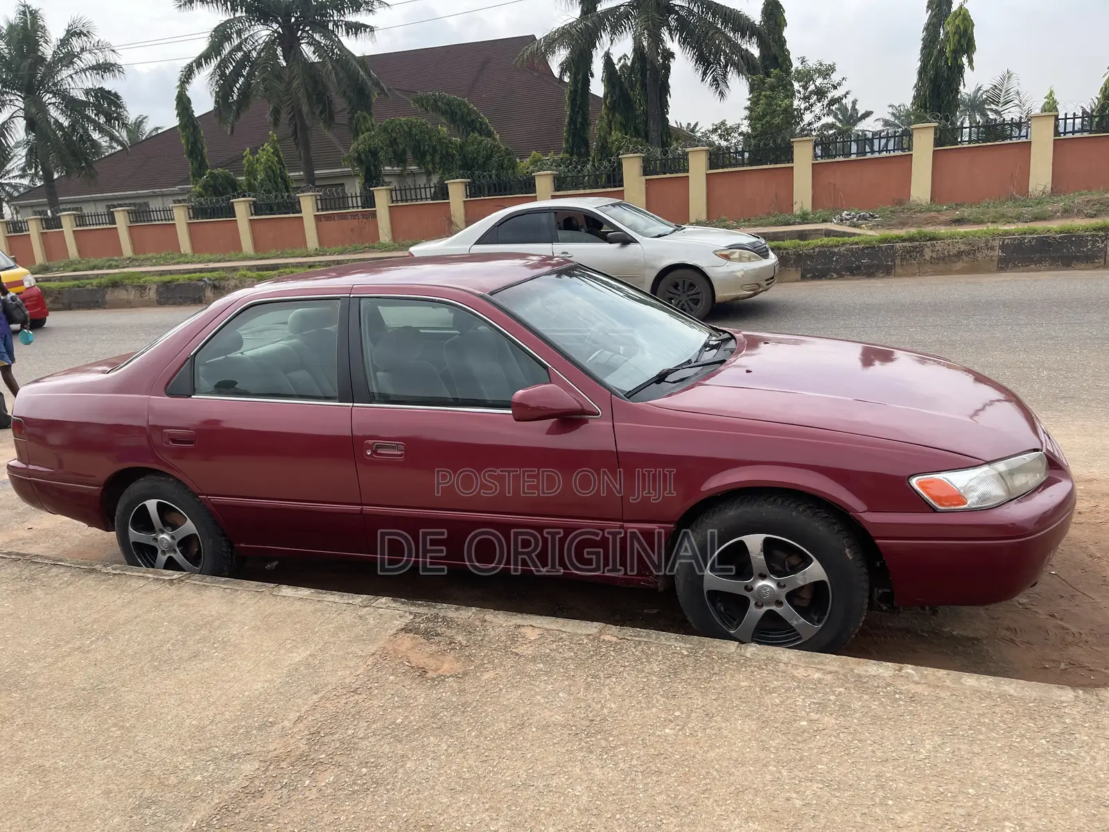 Toyota Camry LE 4dr Sedan (2.2L 4cyl 4A) 2001 Red