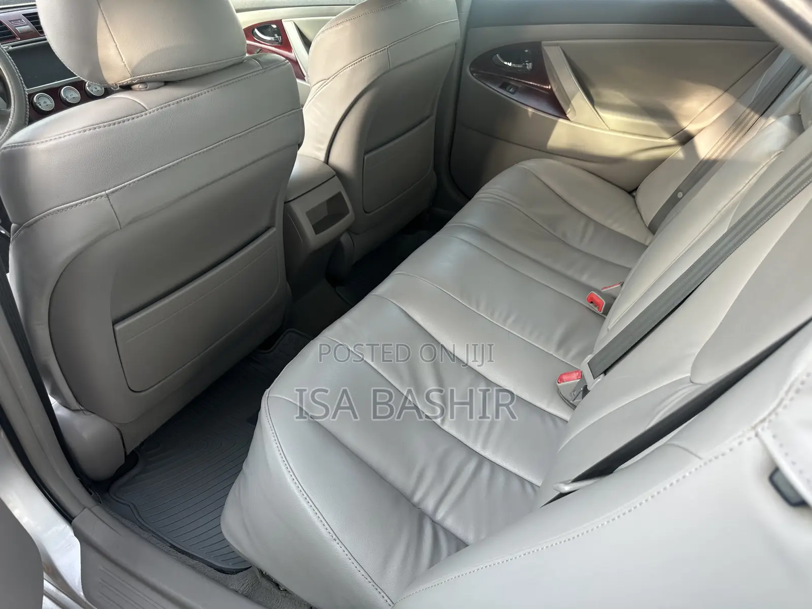 Toyota Camry LE 4dr Sedan (2.5L 4cyl 6A) 2011 White