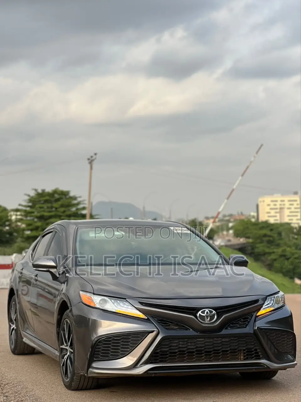 Toyota Camry SE 2022 Gray