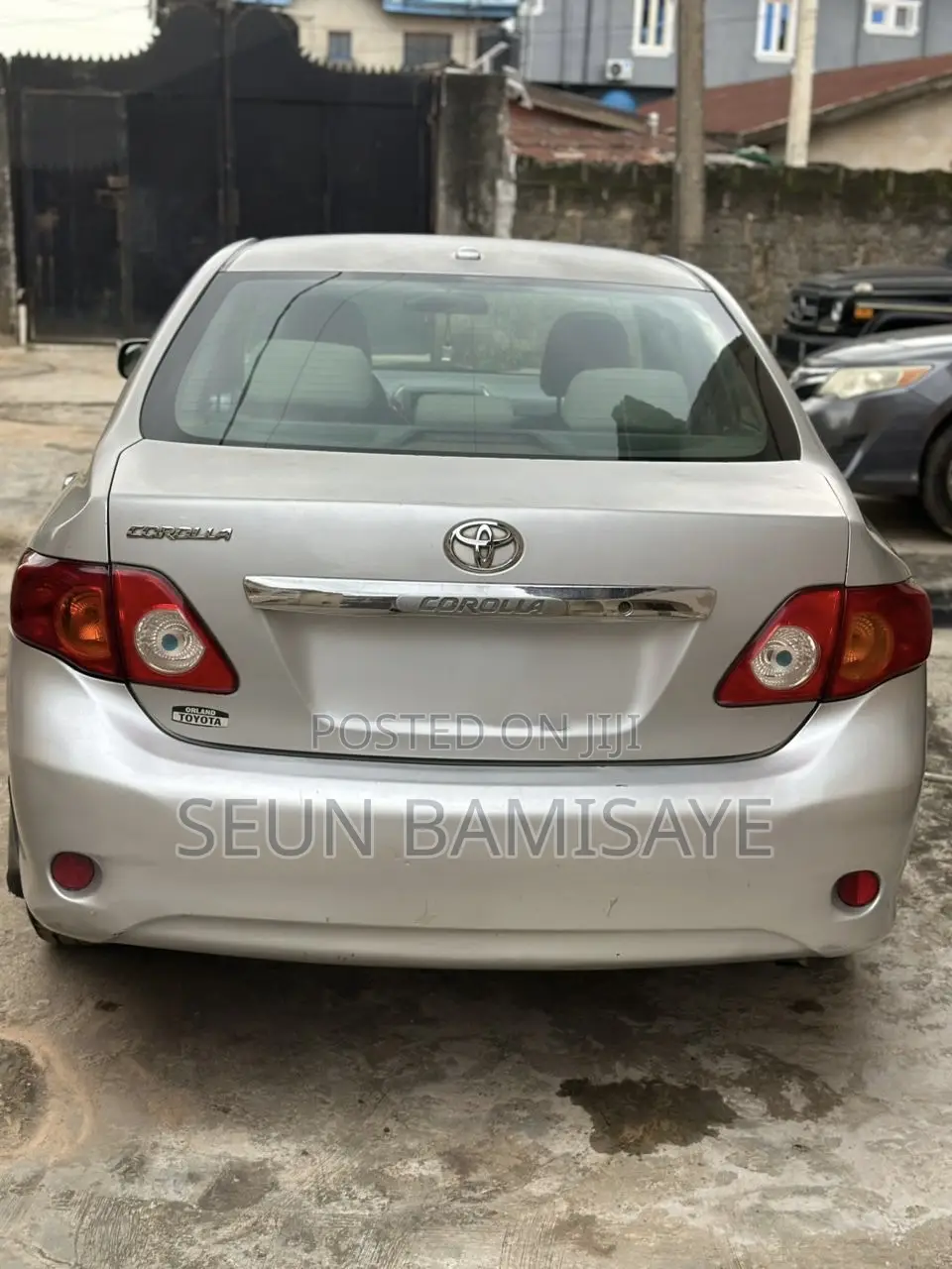 Toyota Corolla LE 4dr Sedan (1.8L 4cyl 4A) 2010 Silver