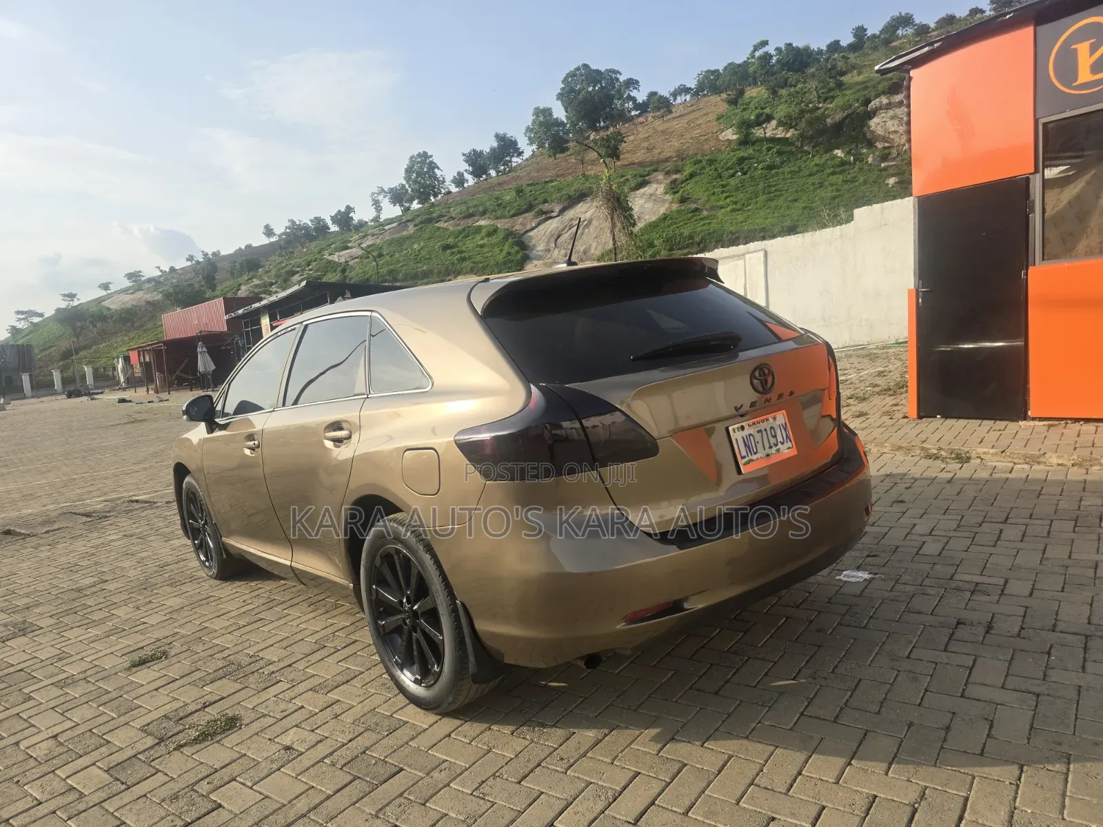 Toyota Venza 2010 Gold
