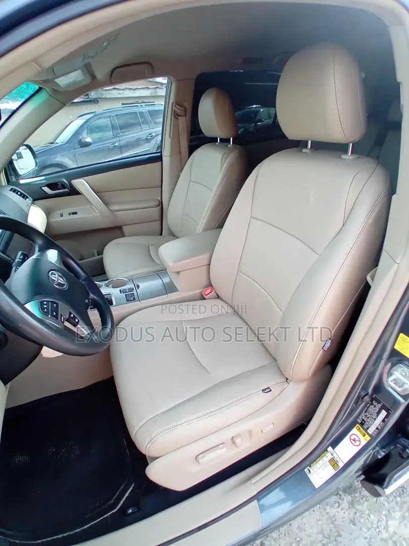 Toyota Highlander 2011 Blue