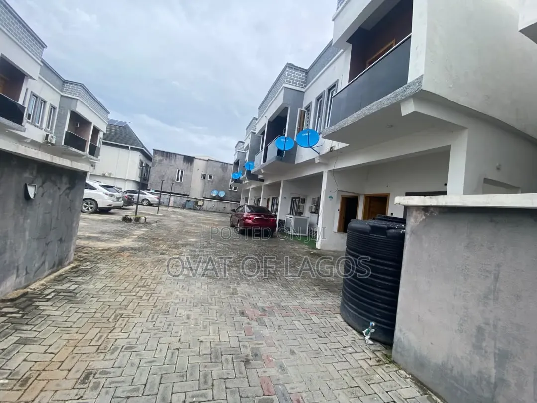 3bdrm Duplex in Ikota for rent