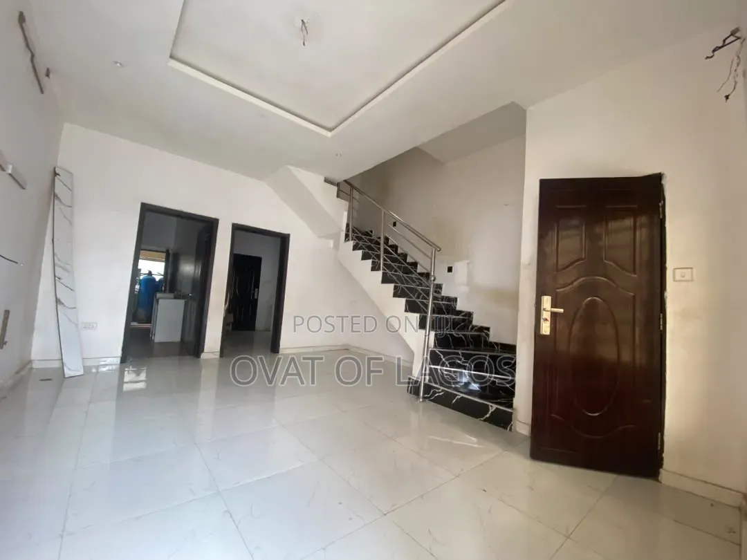 3bdrm Duplex in Ikota for rent