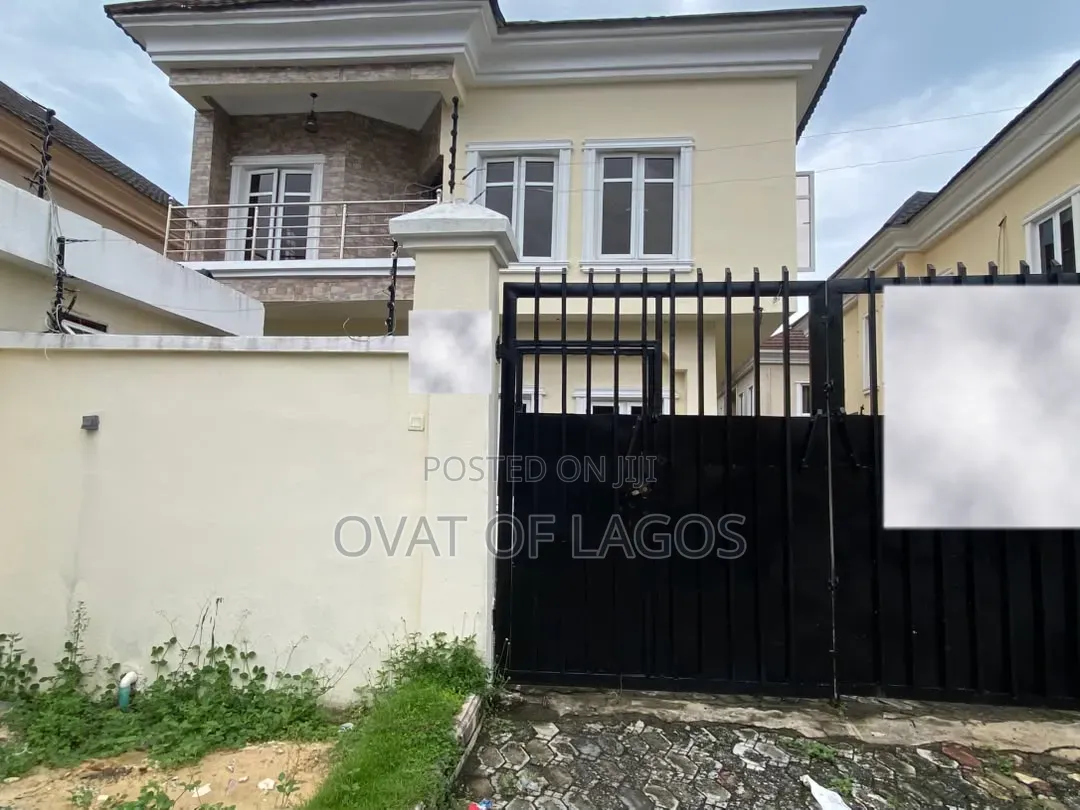 5bdrm Duplex in Ikota for rent