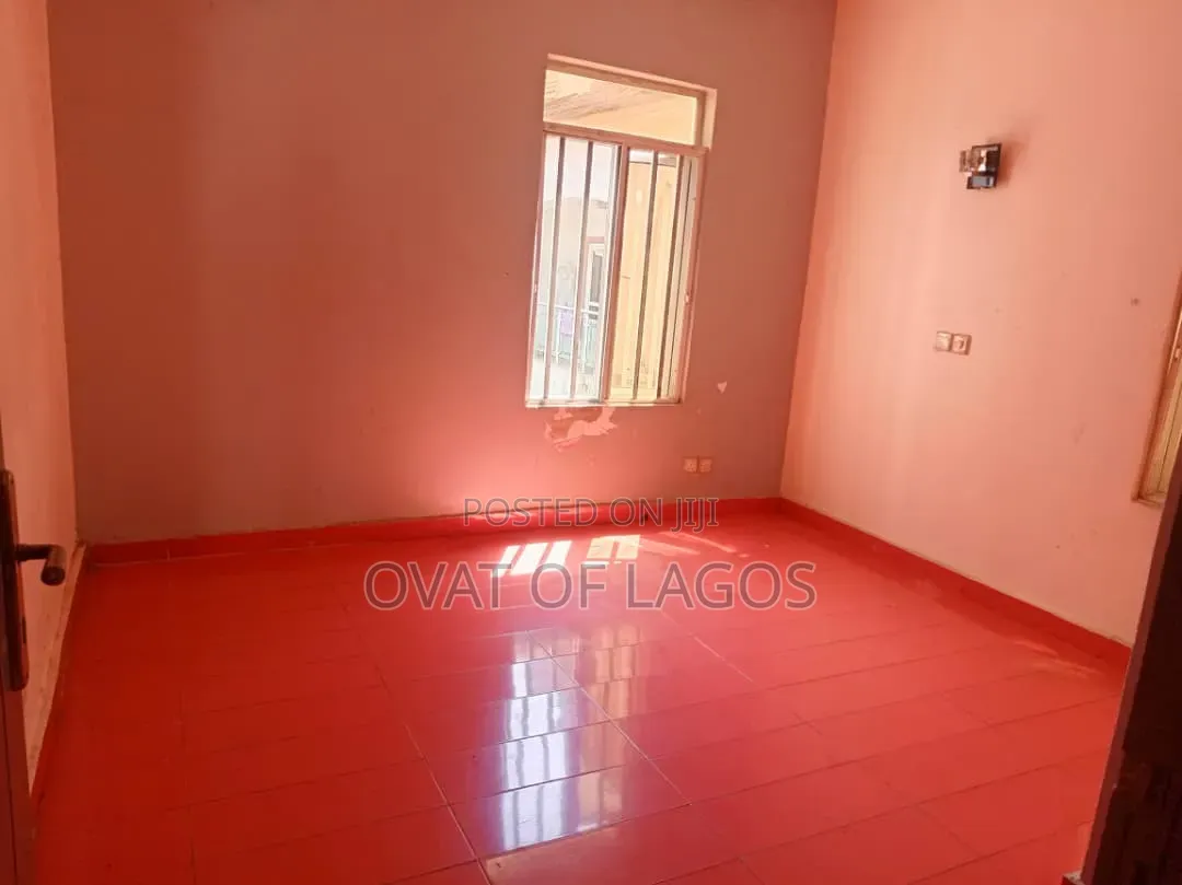 4bdrm Duplex in Chevron for rent