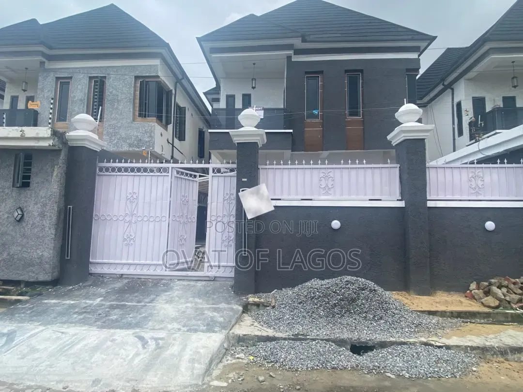 5bdrm Duplex in Chevron for rent