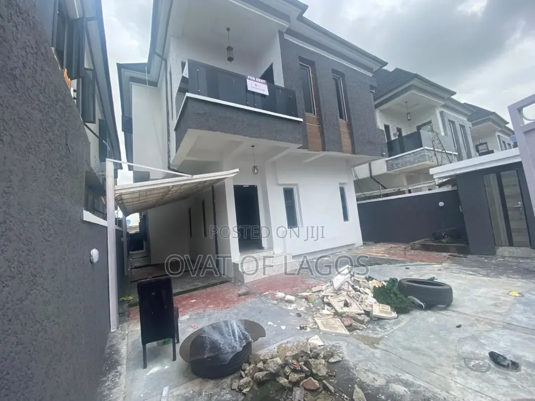 5bdrm Duplex in Chevron for rent