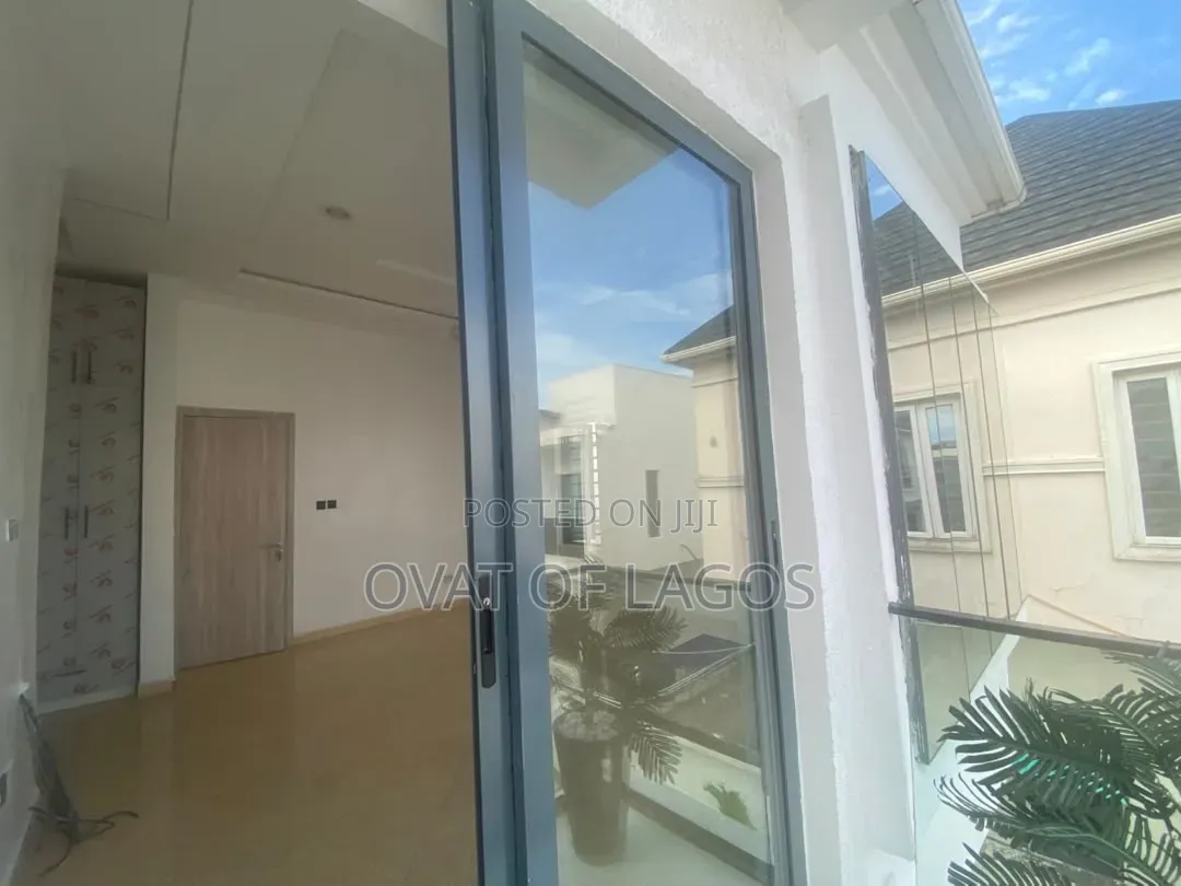 4bdrm Duplex in Chevron for rent