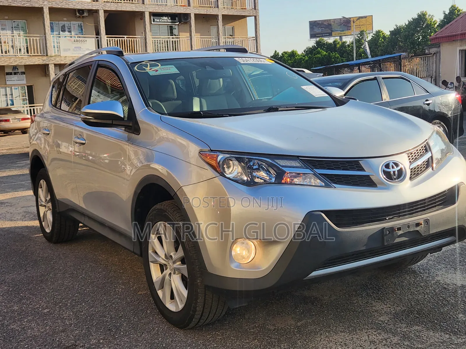Toyota RAV4 Limited 4dr SUV AWD (2.5L 4cyl 6A) 2015 Silver