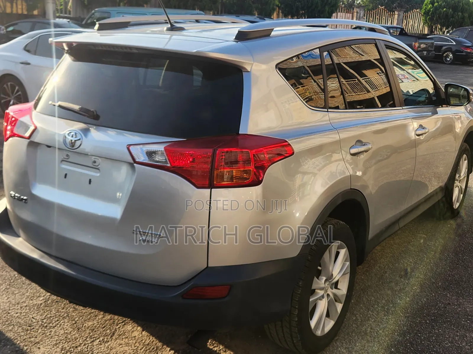 Toyota RAV4 Limited 4dr SUV AWD (2.5L 4cyl 6A) 2015 Silver