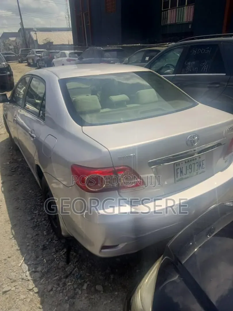 Toyota Corolla 2009 Silver