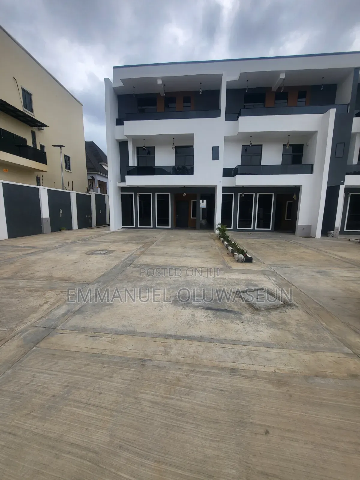 5bdrm Townhouse / Terrace in Guzape District for rent