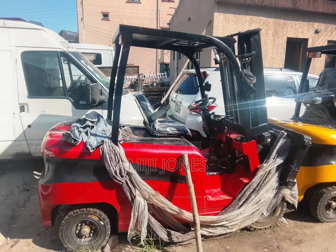 Ce Rated 3ton Electric Forklift 3m Mast Height