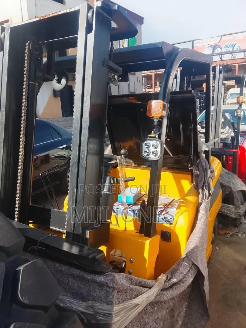 Ce Rated 3ton Electric Forklift 3m Mast Height