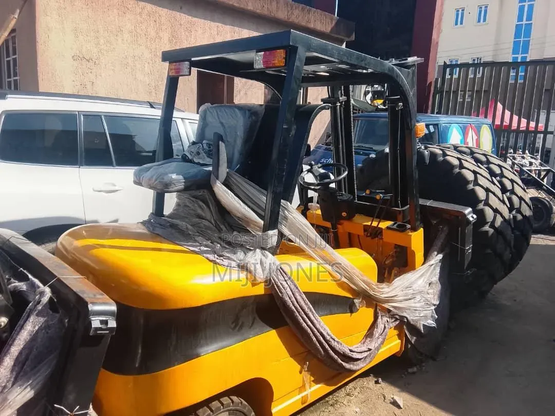 Ce Rated 3ton Electric Forklift 3m Mast Height
