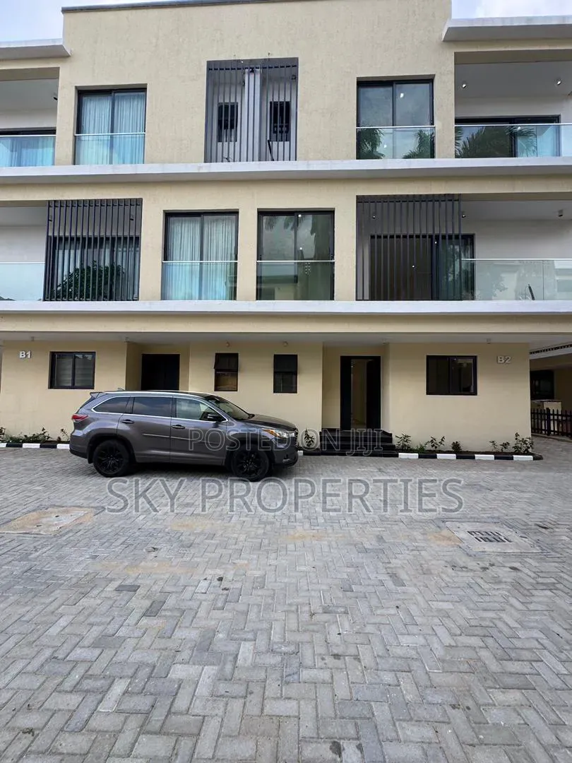 5bdrm Duplex in Parkview, Old Ikoyi for rent
