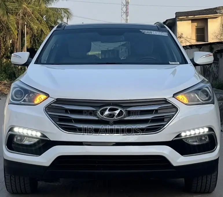 Hyundai Santa Fe Limited AWD 2017 White