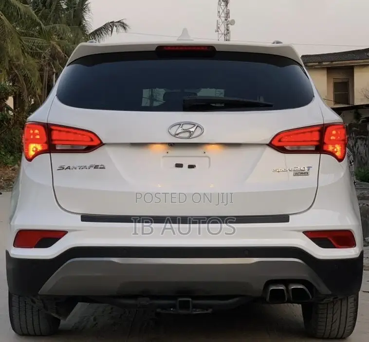 Hyundai Santa Fe Limited AWD 2017 White